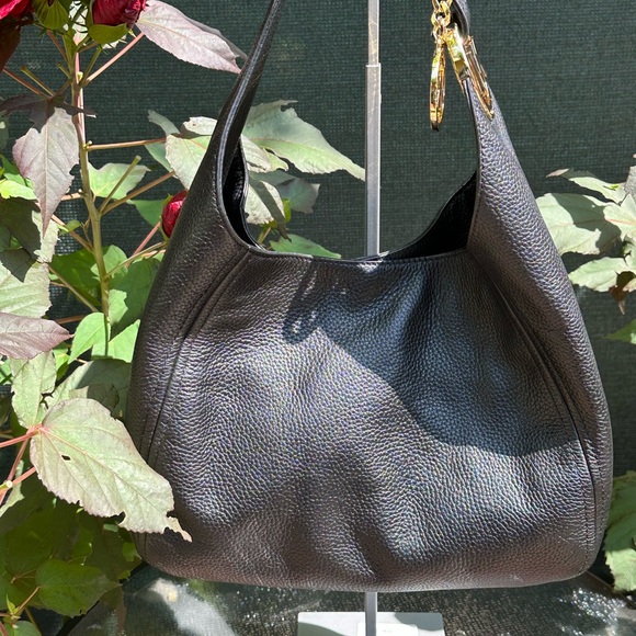 Michael Kors Black Hobo Bag with Textured Leather very good condition. - Picture 6 of 17